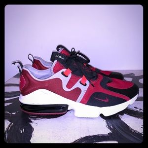 Nike Air Max Infinity - size 12